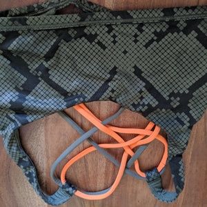 Lululemon sports bra